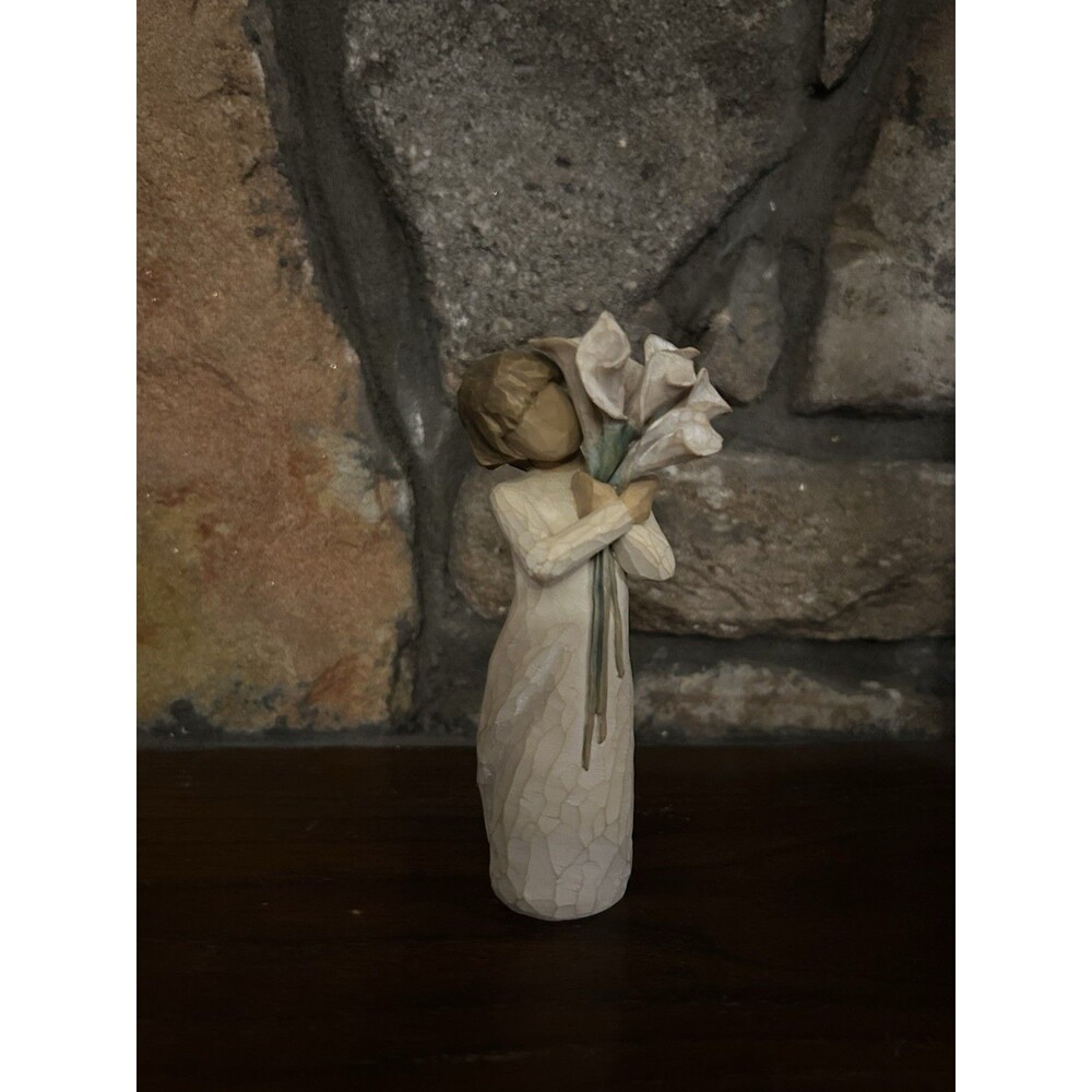 Willow Tree Beautiful Wishes Figurine #26246 2010 Model No Box EUC Girl Flowers